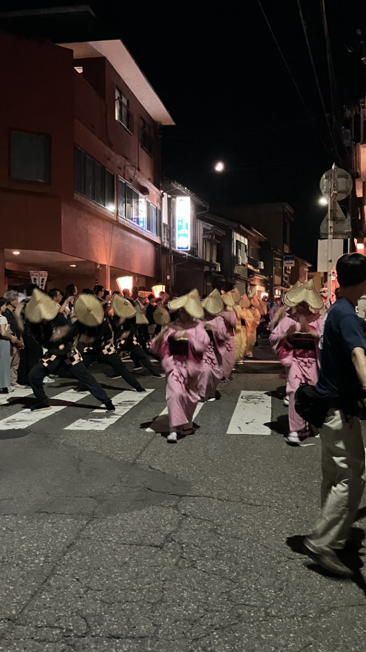 中島Chefが、昔から行ってみたかったという「おわら風の盆」を見に富山へ。