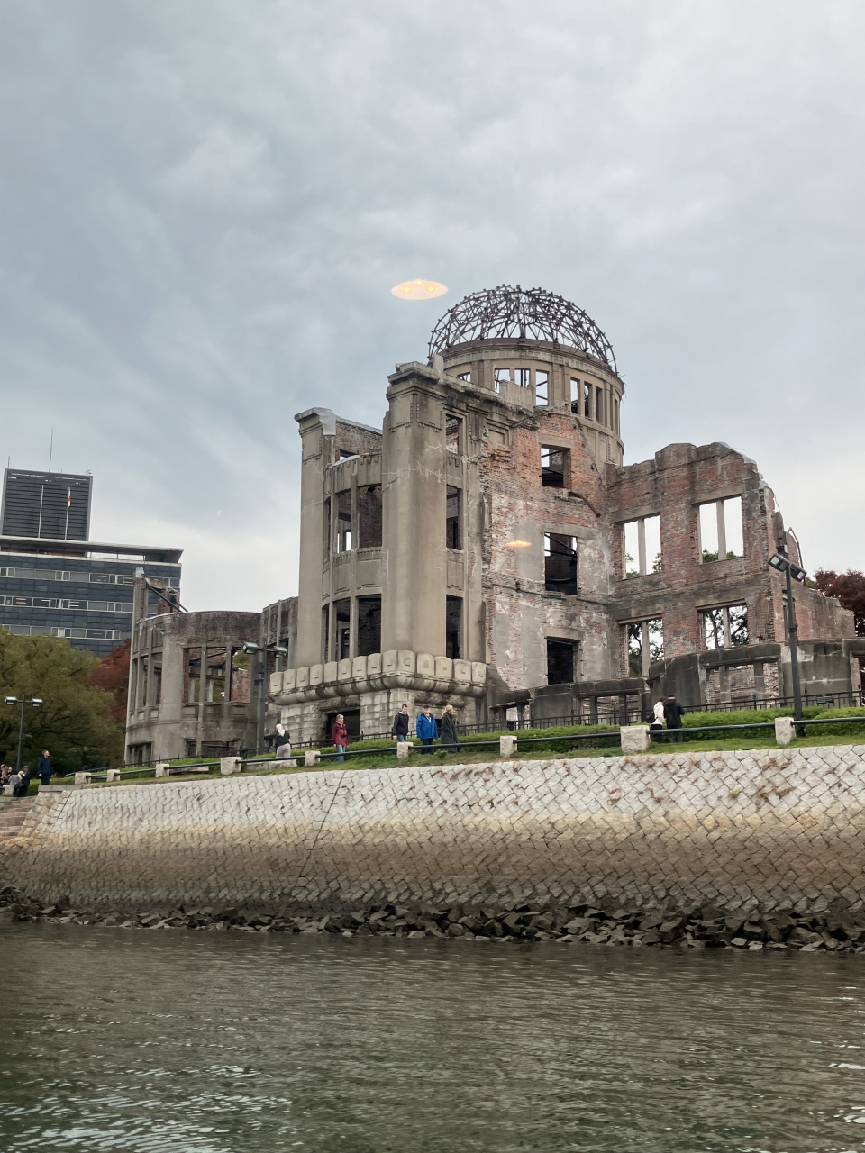 昨日より、広島!ランチは、「ピッツァリーヴァさん」世界チャンピオンのピザを頂きました。美味しかった!楽しかった!
原爆ドームを見学して、ホテル入り。どうぞ、戦争の無い世界を!平和な世界を!